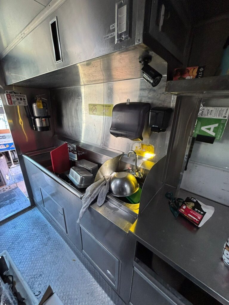 thumbnail PHOTO 2025 10 29 23 56 33 1 1 768x1024