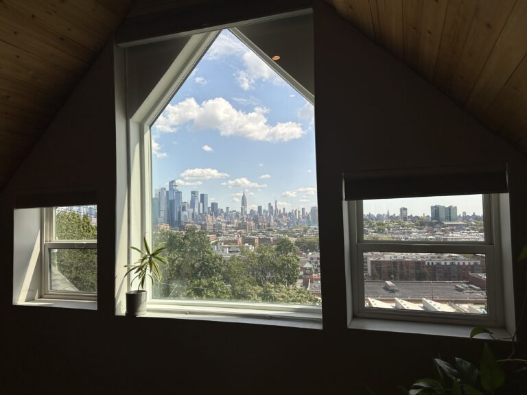 02 suite skyline window 768x576