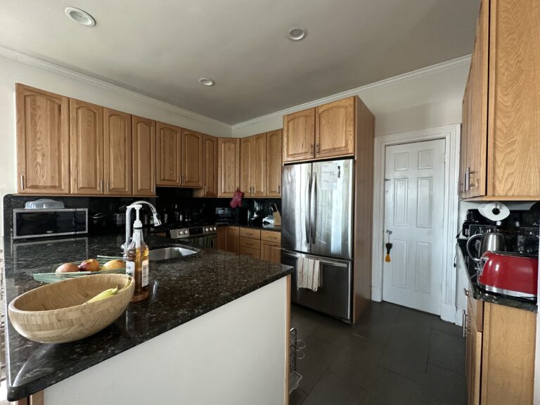 05 kitchen island 768x576